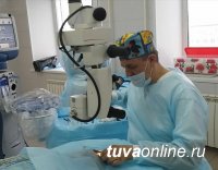 Ведущий офтальмолог Тувы отмечает 55-летний юбилей