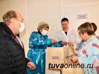 В Туве добровольцы не мыслят жизни без волонтерства спустя год после начала пандемии COVID-19