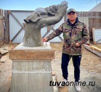 В Туве ищут надпись для монумента в память о замерзшей на ЛДО малышки