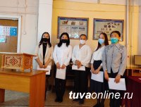 100 выпускников Кызылского педколледжа получили распределение