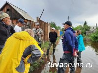 Техника МУП "Благоустройство" устраняет последствия паводка на Правобережных дачах Кызыла