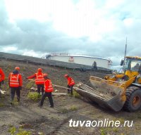 Стройотрядовцы ТувГУ проводят летний трудовой сезон на нефтебазе Норильска