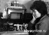 Зинаида Ооржак, восьмикратная чемпионка Тувы по шахматам, отмечает 80-летний юбилей
