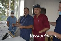 В Онкодиспансер Тувы поступил современный эндоскоп стоимостью 16 млн рублей. Поступившие 12 единиц новой техники позволили снизить смертность от онкозаболеваний на 5,5%