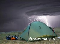 В Туве молния убила находившихся в палатке мать и сына, отдыхавших у целебного источника