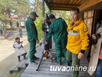 Сенатор Дина Оюн поблагодарила десантников тувинского отряда авиалесоохраны за самоотверженный труд по тушению пожаров