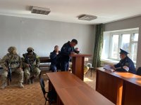 В Кызыле на учениях судебных приставов отработана ситуация нападения террориста на участок мирового суда