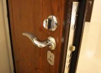 Две ночные квартирные кражи в Кызыле состоялись, потому что хозяева забыли запереть двери