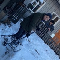 Активисты «Добрые Сердца Тувы» помогли расчистить снег у дома ветерана 