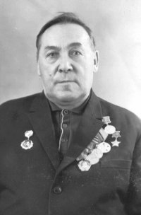 Герой Советского Союза Леонид Ефимов. Родился в Томске, похоронен в Кызыле