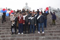  В Туве торжественно встретили врачей, вернувшихся из Луганска
