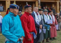 В Туве в День Победы прошел турнир по борьбе хуреш с участием 120 борцов, в том числе 32 монгольских спортсменов