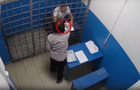 В Туве правозащитница пыталась тайно передать телефон своему подзащитному в ИВС