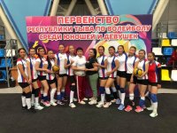Девичья волейбольная команда Кызылского кожууна стала сильнейшей в Туве