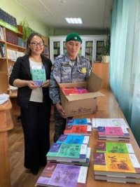 Приставы Тувы передали гуманитарную помощь российским военным и жителям ДНР и ЛНР