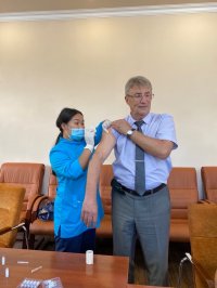 Сотрудники мэрии Кызыла массово вакцинировались от коронавирусной инфекции