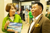В Туве открылась выставка известного художника-живописца Шоя Чурука