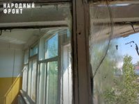 После капитального ремонта в школе села Чаа-Холь в Туве остались разбитые окна