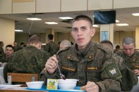 Чем кормят мобилизованных в Кызыле?