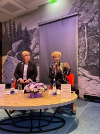 Сенатор Дина Оюн провела в Красноярске Круглый стол о просветительской деятельности