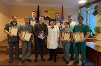 Министр здравоохранения ДНР наградил медиков из Тувы за работу на Донбассе