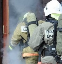 В Туве пожарные 31 декабря спасли двоих малолетних детей из горящего дома