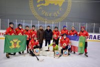 Межрегиональный турнир по хоккею с мячом в Туве выиграла команда соседней Хакасии