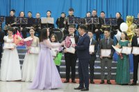 Студентка ТувГУ Айлана Дивии объявлена на Ректорском балу лучшей выпускницей вуза