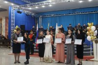 Студентка ТувГУ Айлана Дивии объявлена на Ректорском балу лучшей выпускницей вуза