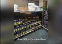 В Кызыле полицейские изъяли около 2 тонн незаконно реализуемой пивной продукции из торгового склада