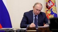 Путин наградил сенаторов за вклад в развитие парламентаризма