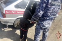 В Туве сотрудники Росгвардии во время патрулирования улиц нашли трехлетнего малыша