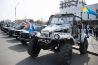 Глава Тувы передал в Ростове-на-Дону бойцам из Тувы 41 автомобиль, собранный народом республики
