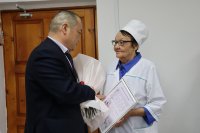 Врач-онколог с 65-летним стажем Аргина Пала стала наставником здравоохранения Тувы