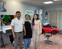 В городе Ак-Довураке в Туве по соцконтракту открылась детская парикмахерская
