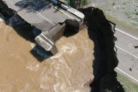 В Туве от паводка пострадали 21 дорога и 13 мостов. Введен режим ЧС