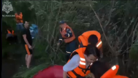 В Туве спасатели вытащили из Енисея незадачливых байдарочников, которые сплавлялись в бурю 