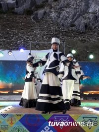 Гран-При фестиваля молодых дизайнеров «Сердце Тувы» завоевала коллекция одежды из войлока Долааны Монгуш