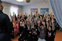 "Театр для всех" в Туве провел мастер-класс в школе для детей с нарушениями слуха