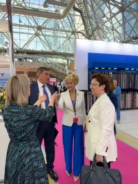Сенатор Дина Оюн приняла участие в открытии 14-й международной выставки «Интерткань-2023»