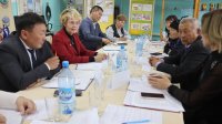 В Бай-Тайге обсудили перспективы развития народно-художественных промыслов на совещании с участием сенатора Дины Оюн