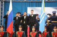 Сенатор Дина Оюн поздравила с Днем геров Отечества на Первом зимнем кадетском балу 
