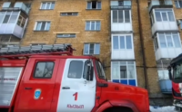 В Кызыле сегодня рано утром из охваченной огнем квартиры спасены два человека
