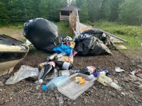 Минлесхоз Тувы призвал посетителей базы отдыха "Тайга" убирать за собой мусор