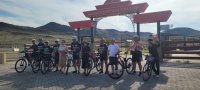 Больше 15 спортсменов на велосипедах преодолели 435 километров от Улаангома до Кызыла