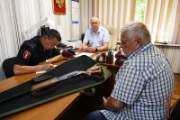 Жители Тувы и Иркутской области передали уже более 120 единиц оружия для отправки в зону СВО