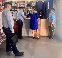 За нарушения продажи спиртного и драки посетителей перед судом предстанет владелец ресторана в Кызыле