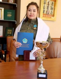 Награждена участница специальной военной операции из Тувы, фельдшер Алдынай Иргит