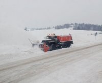 На перевале Буйба трассы Р-257 Абакан-Кызыл идет снег