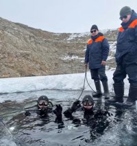 Тувинские спасатели-водолазы провели тренировочное погружение